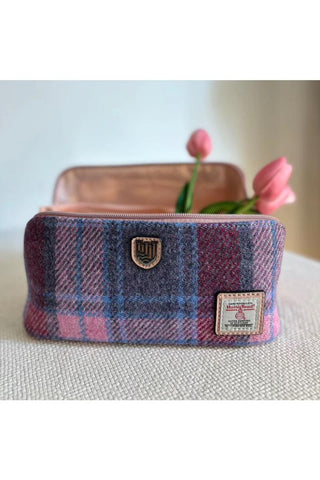 Islander Toiletry Bag